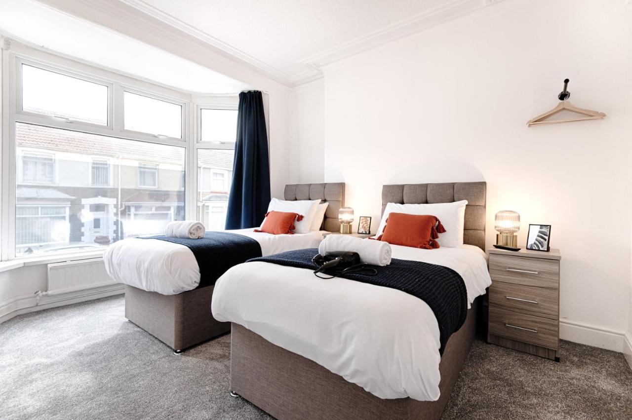 Make This Your Base! Tv In Every Bedroom! Merthyr Tydfil Exterior photo